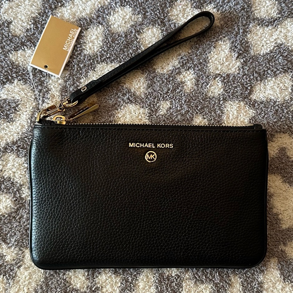 NWT! Michael Kors Jet Set Charm Medium Wristlet in Black + Dust Bag